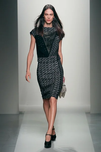 Look 11